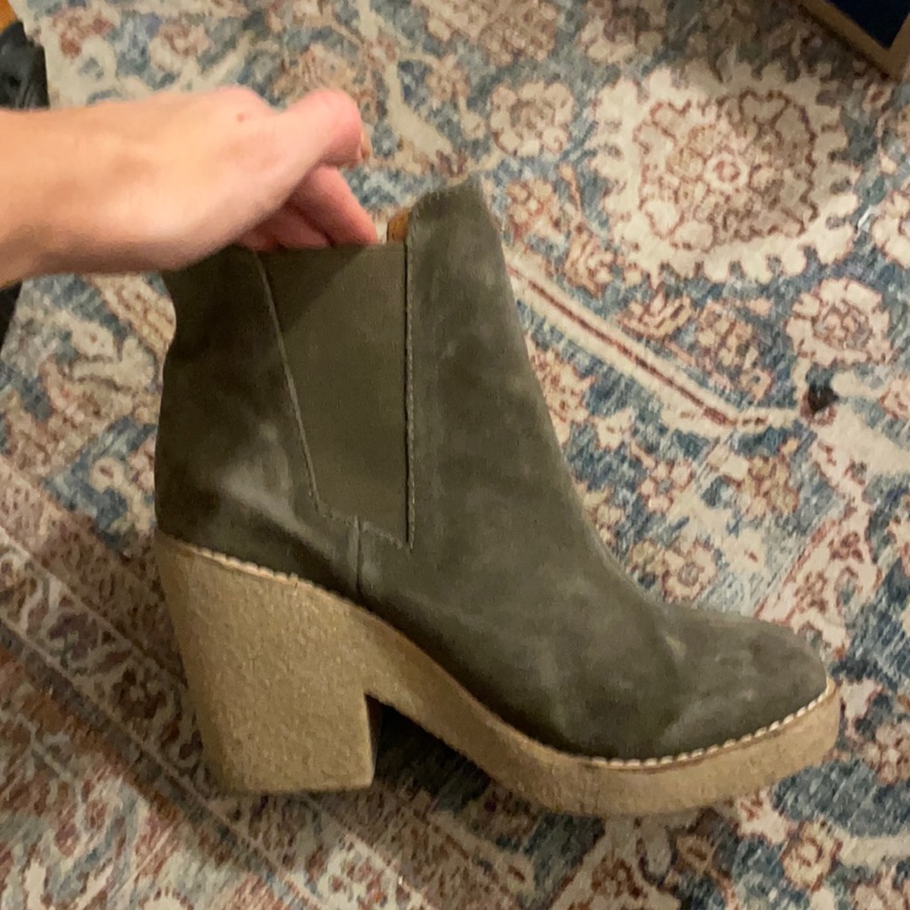 CUTE BOOTIES